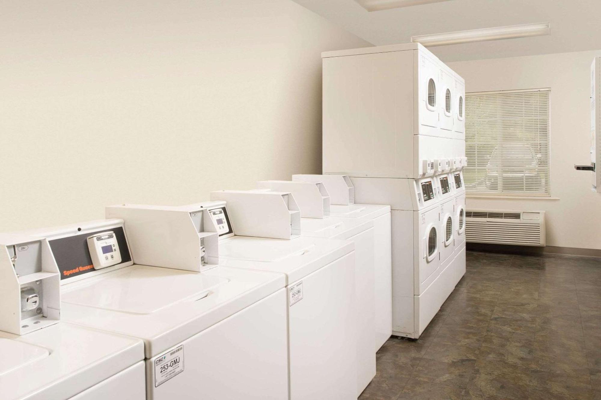 WoodSpring Suites Savannah Garden City Exterior foto